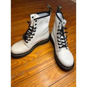 Dr. Martens 1460 Smooth White Leather Lace Up‎ Boots Size 9